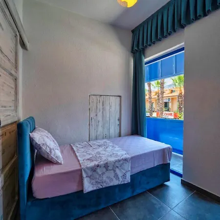 Only Blue Mansion Cove Apartment