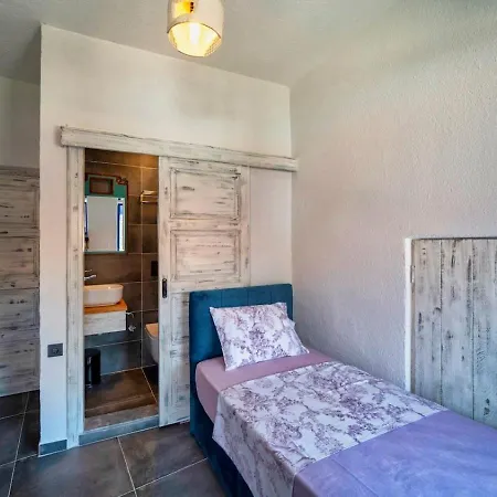Only Blue Mansion Cove Apartment *