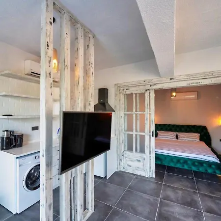 Only Blue Mansion Cove Apartment *