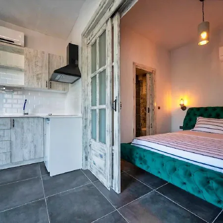 Apartment Only Blue Mansion Cove *