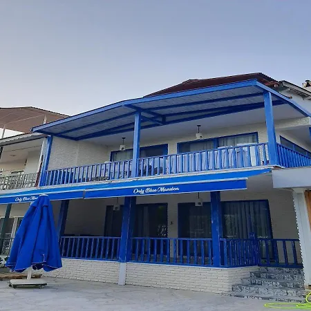 Only Blue Mansion Cove Apartman *